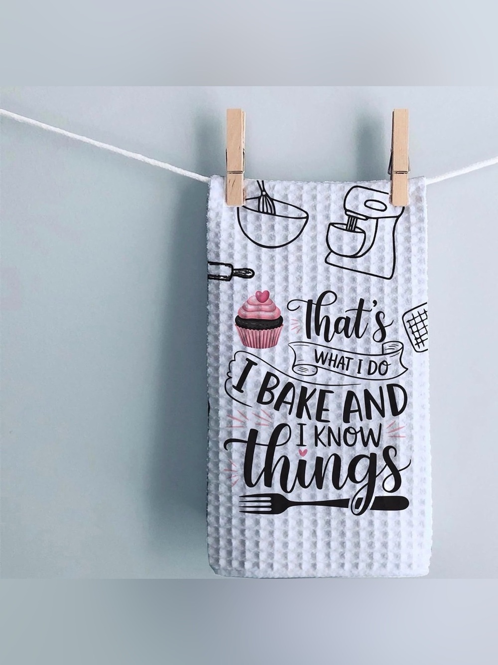✴️New✴️Kitchen Tea Towel - White with Pink Cupcake Design